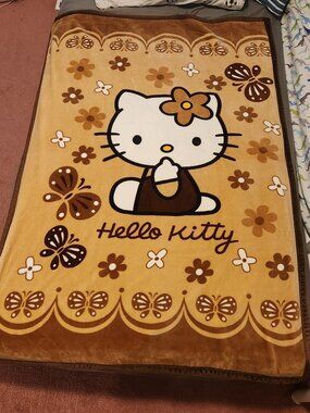 Hello Kitty Throw